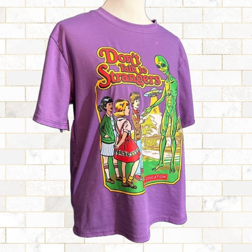 Don’t Talk to Strangers | Alien Tee Size Regular Fit Small